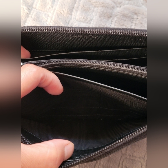 Authentic Prada Saffiano Leather Wallet - Picture 7 of 12